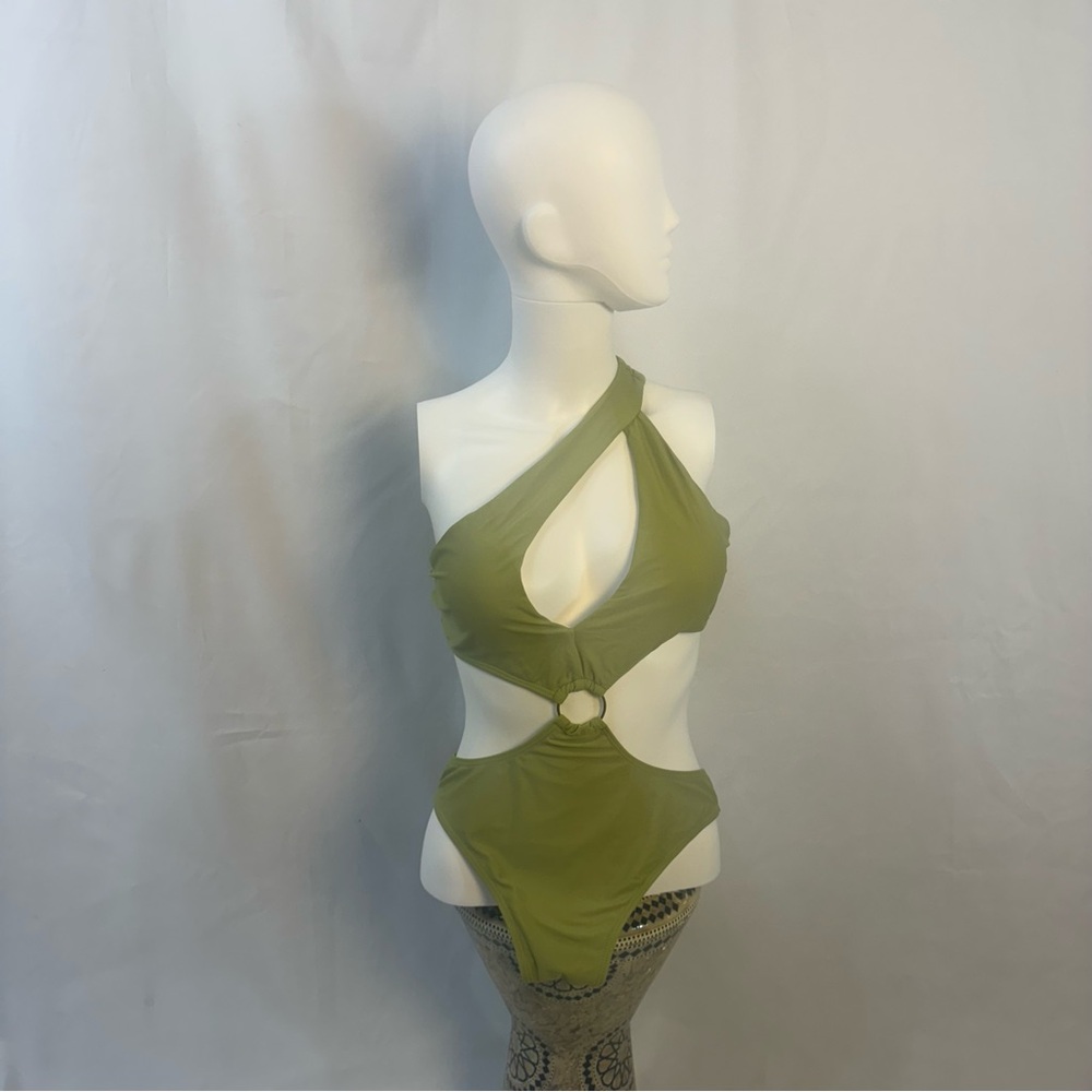 NWOT Green swimsuit with matching skirt for women size L
